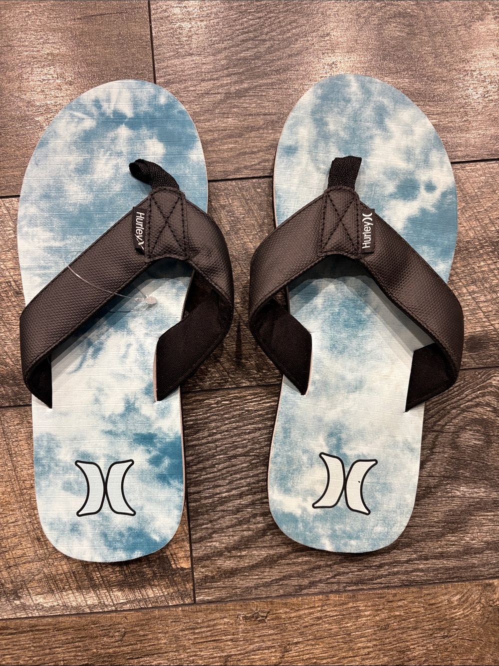 *new* Men’s Hurley “layback flip flop” sandals in size 8 (never been worn)